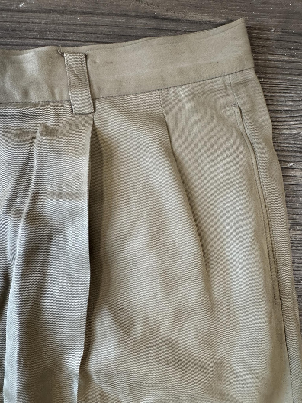 Tommy Bahama Shorts Mens 36 Beige 100% Silk Pleated Chino Casual Summer - Picture 5 of 7